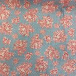 SEERSUCKER FONDO DENIM MOTAS BLANCAS FLORES ROJAS