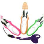 CORTAHILOS CON PROTECCION Y CINTA DE COLGAR FUCSIA