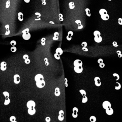 OJOS FONDO NEGRO