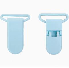 PINZA CHUPETERO PLASTICO AZUL CLARO