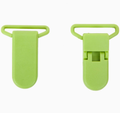 PINZA CHUPETERO PLASTICO VERDE